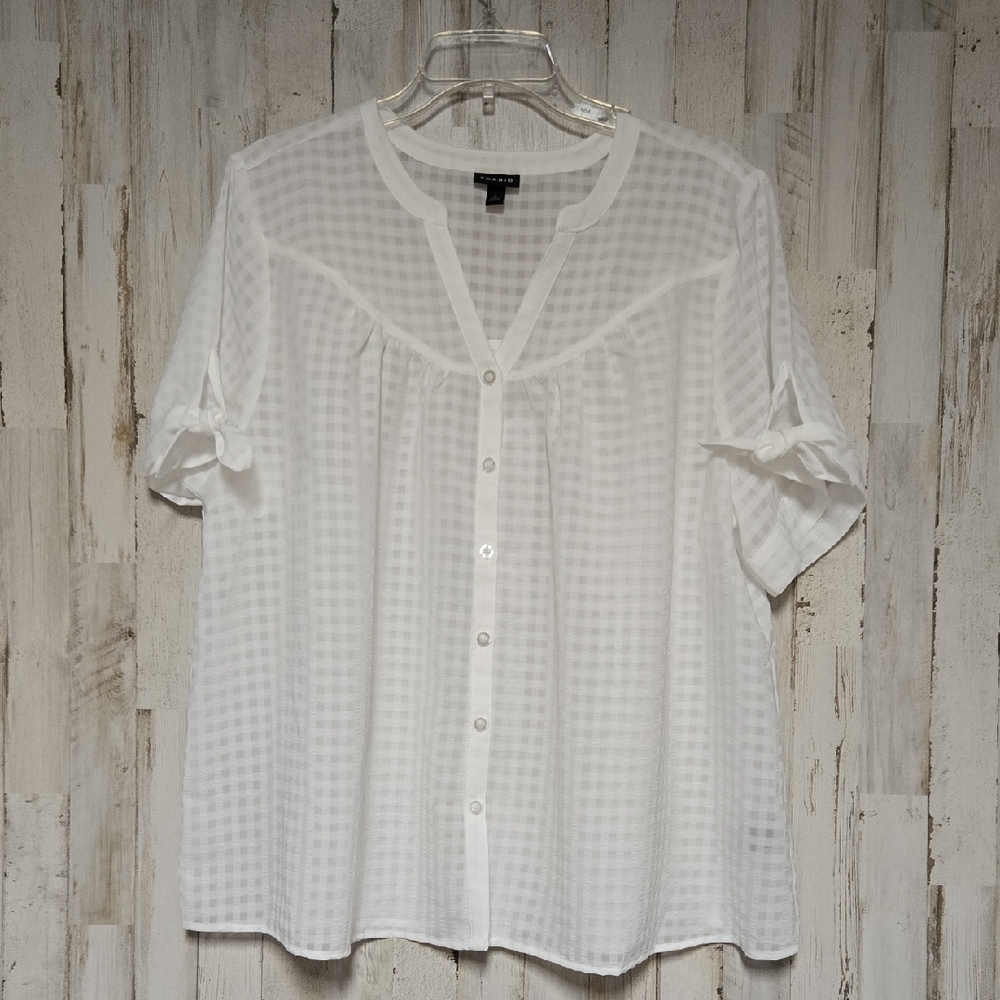 Torrid White 3/4 Sleeve Bib Collar Blouse